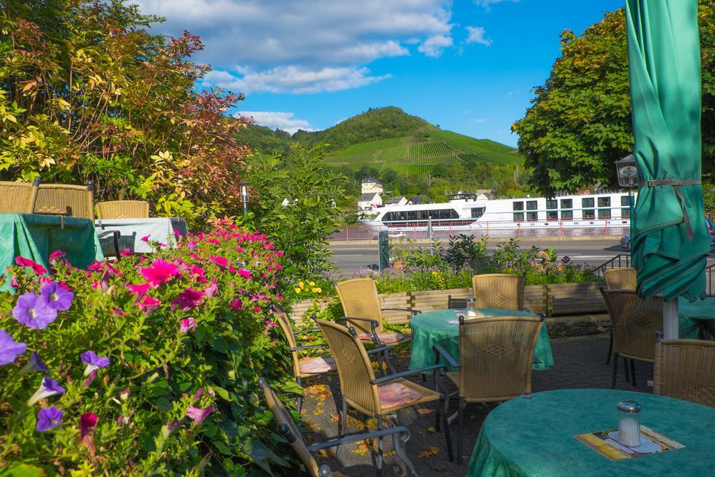 Panorama-Cafe Moselgarten Альф Экстерьер фото